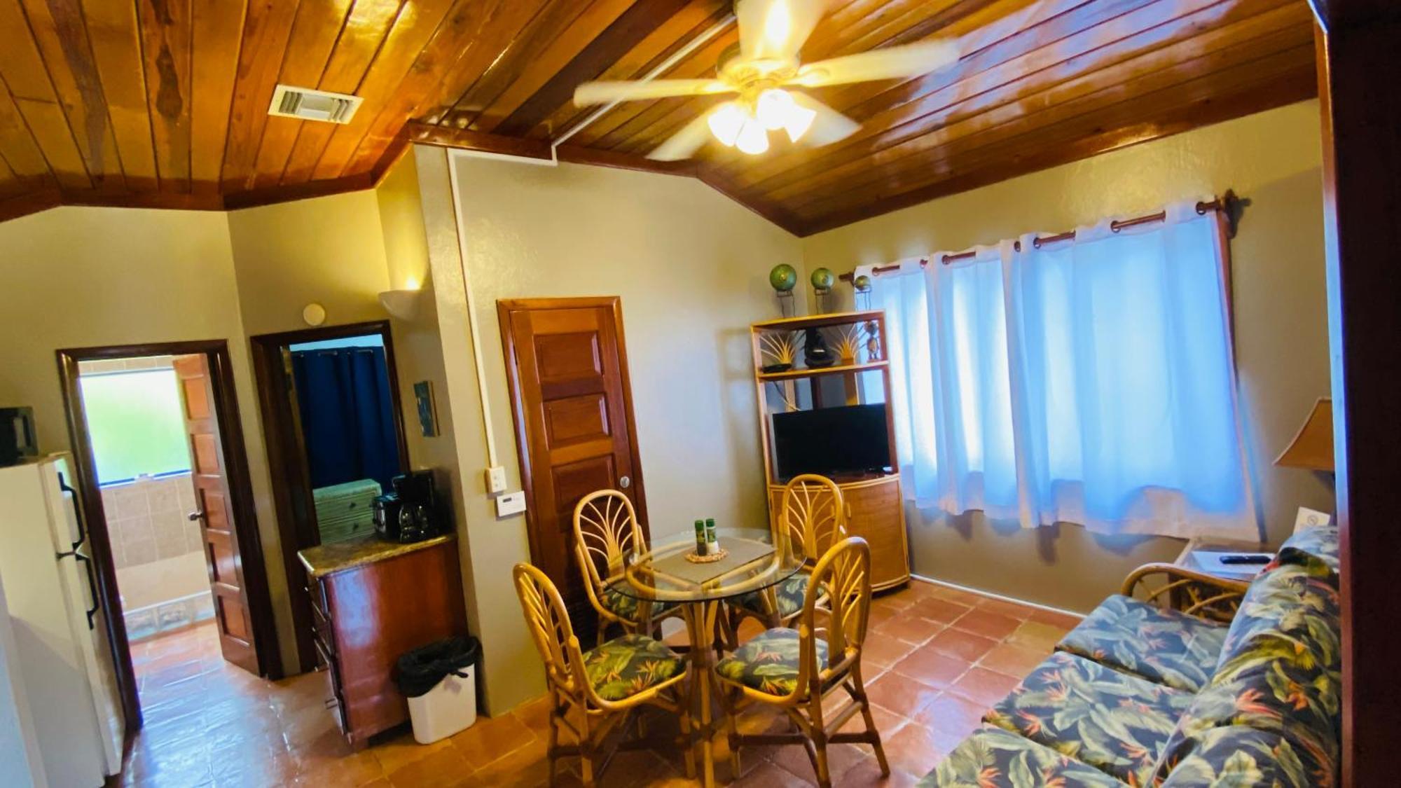 Tradewinds Paradise Villas Сан Педро Екстериор снимка