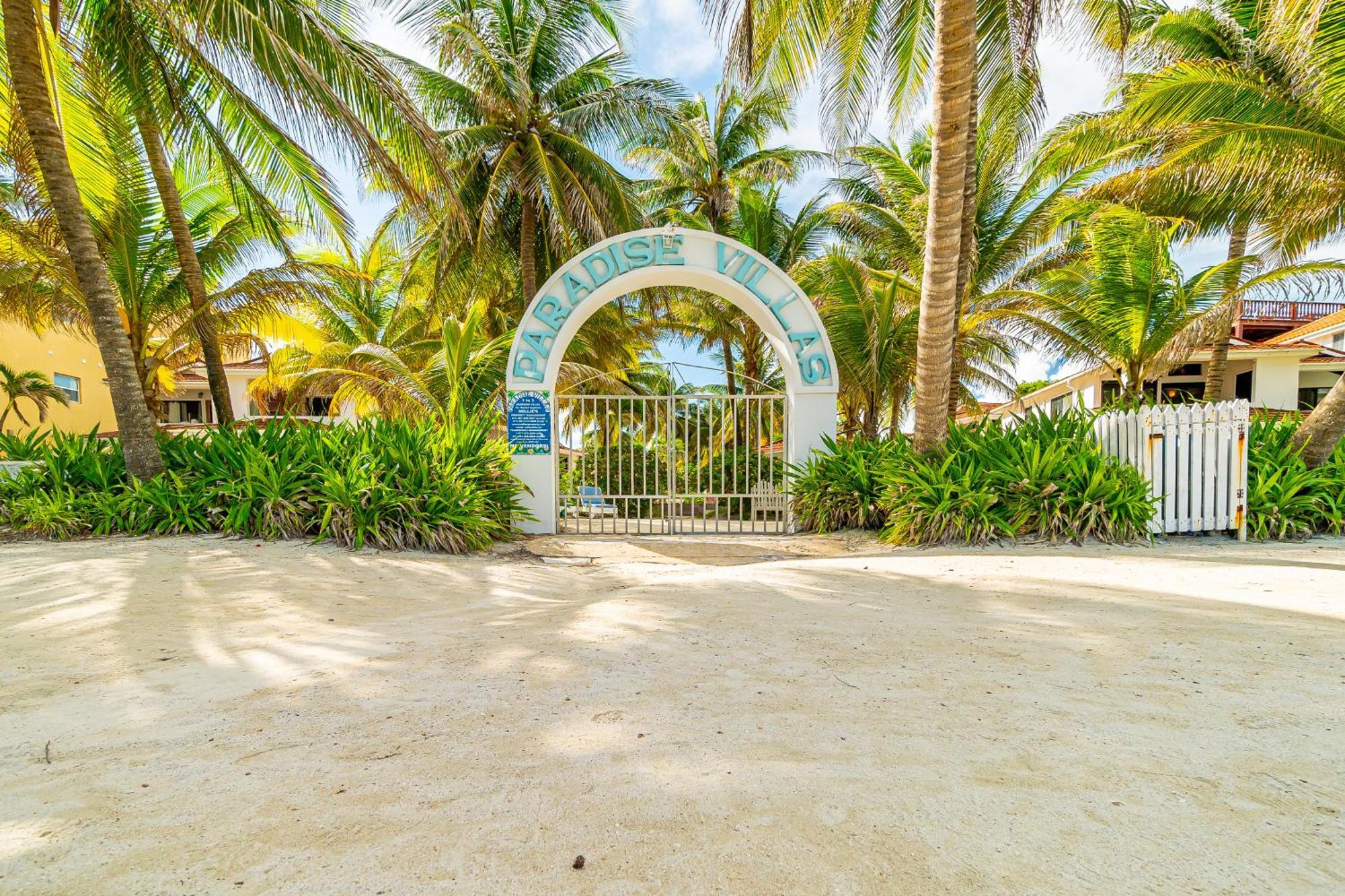 Tradewinds Paradise Villas Сан Педро Екстериор снимка